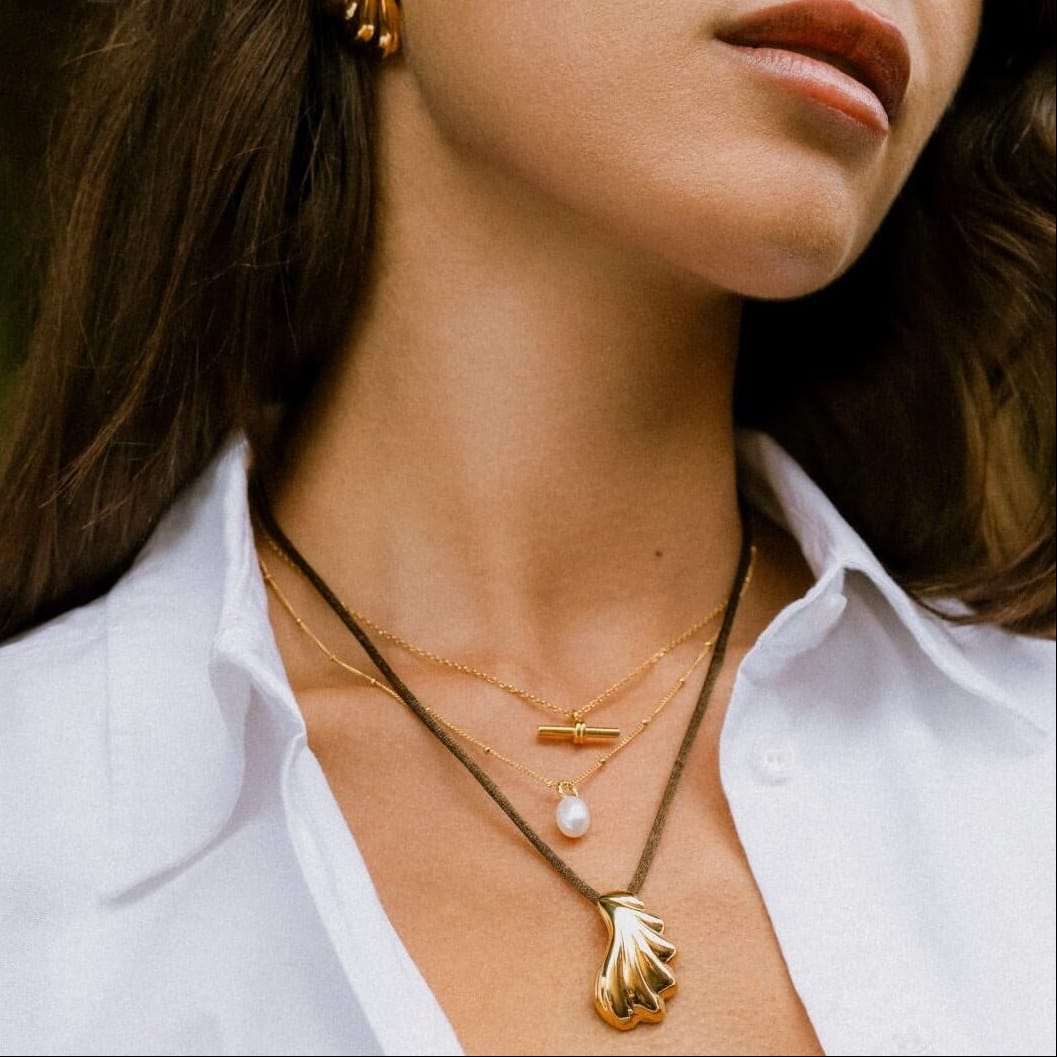 LUXE Shell Pendant Cord Necklace
